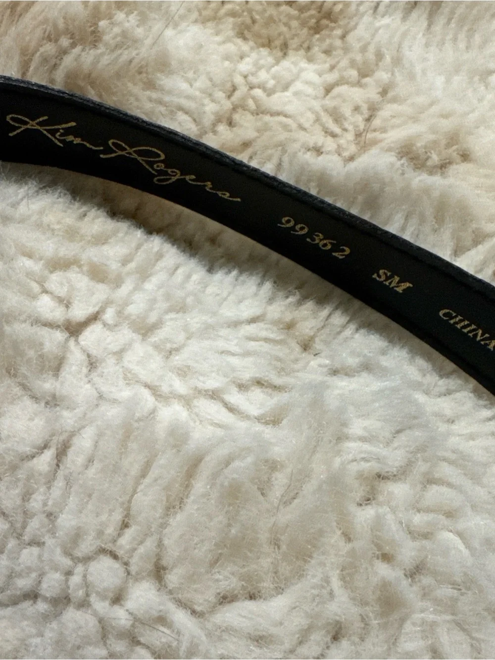 Vintage Women’s Kim Rogers Black Leather Belt With Gold Tone Hardware Small.
